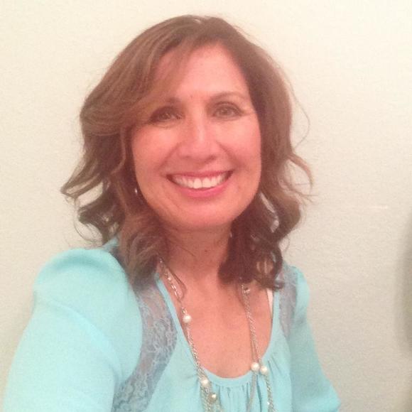 Meet your Posher, Deanna - Picture 1 of 1